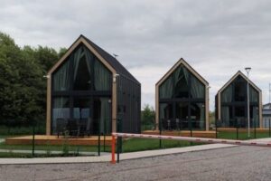 Domki Modułowe PERFECT CUBE nad jeziorem Kopań Domki Modułowe PERFECT CUBE nad jeziorem Kopań
